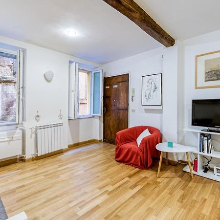 רומא Deluxe Apartment - Campo Dei Fiori מראה חיצוני תמונה